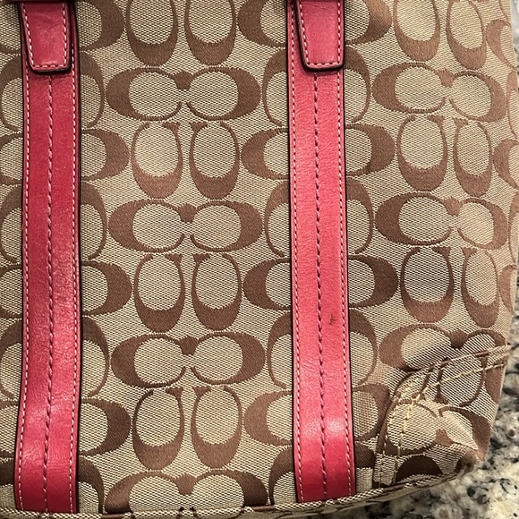 EUC Coach Signature Jacquard Hamptons Shoulder Bag - Picture 5 of 6